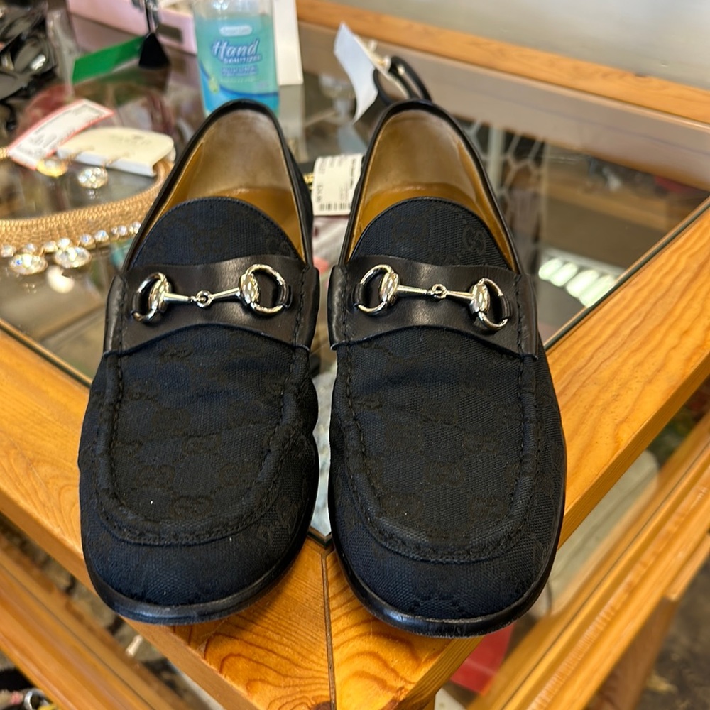 Men’s Gucci jordaan cloth logo loafers black